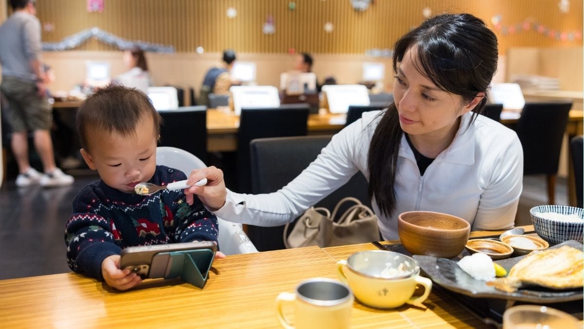 How to Keep Kids Off Their Phone or Tablet When Dining Out